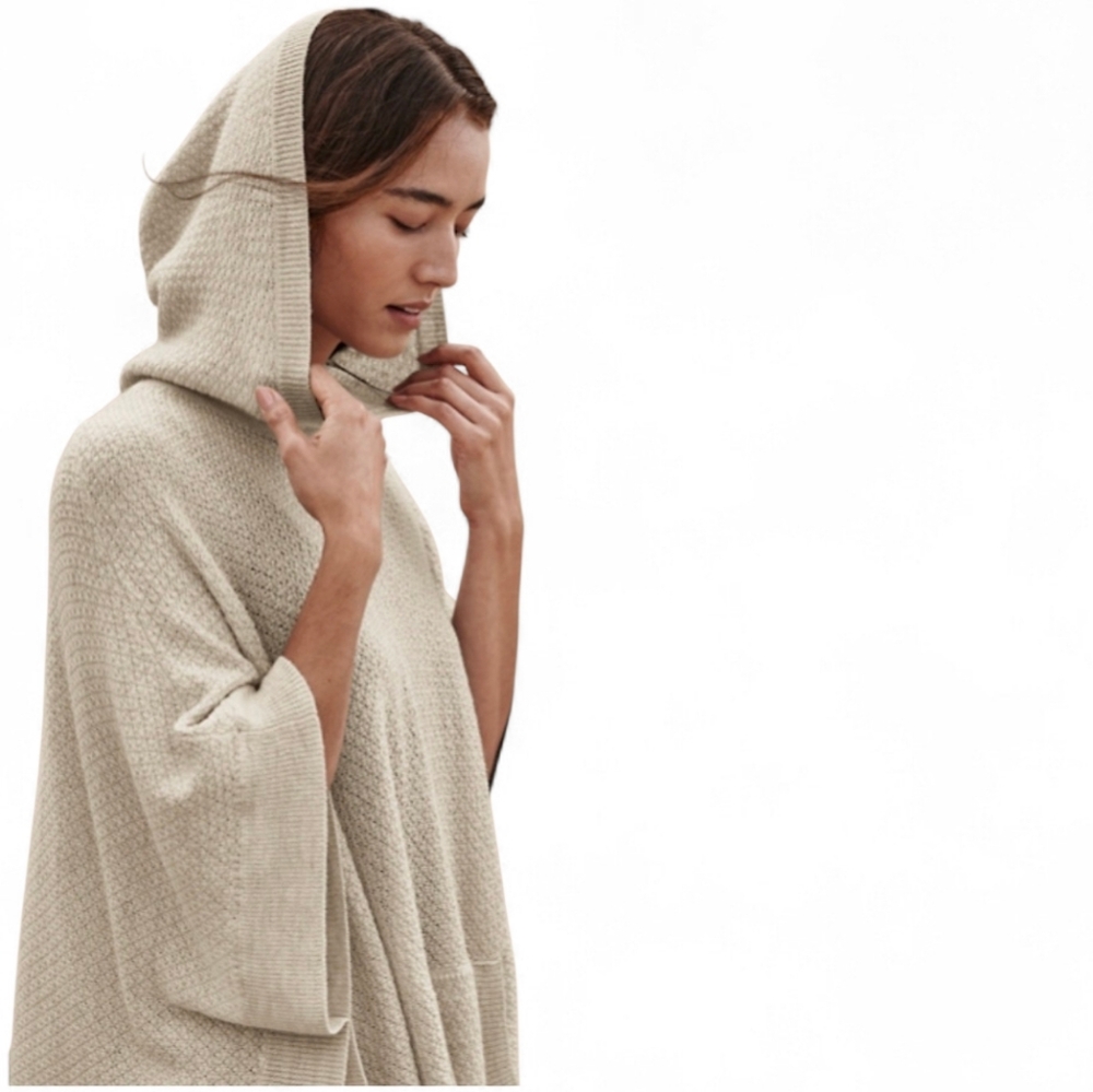 NWOT GARNET HILL Textured Hooded Knit Poncho in Oatmeal - Large / X-Large